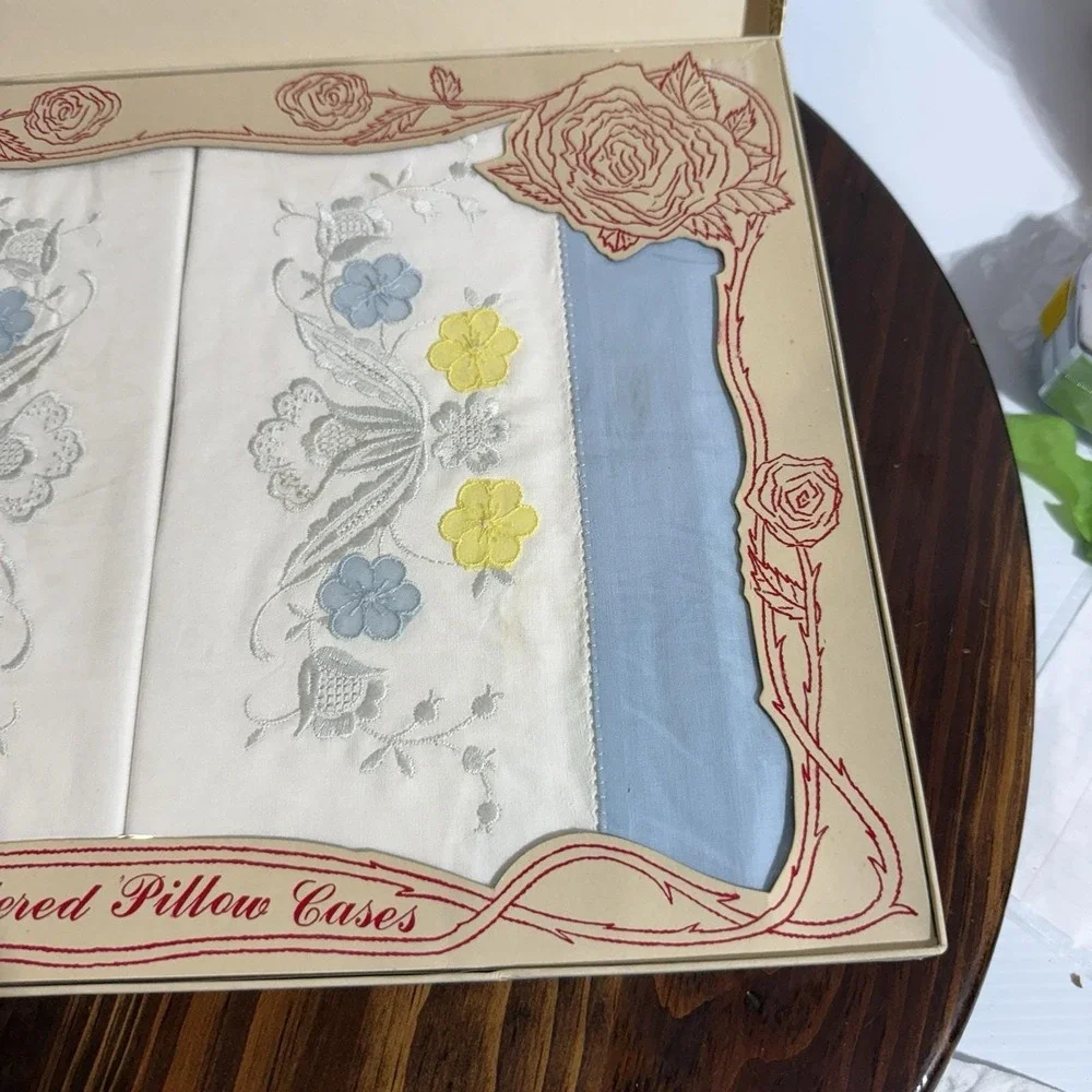 VTG Embroidered Pillowcase Set Appliqué Madeira NIB Blue‎ And Yellow Flowers
